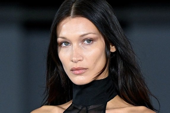 Bella Hadid Age