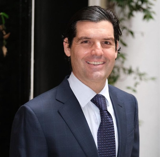 Alejandro Betancourt López Only Backs Teams